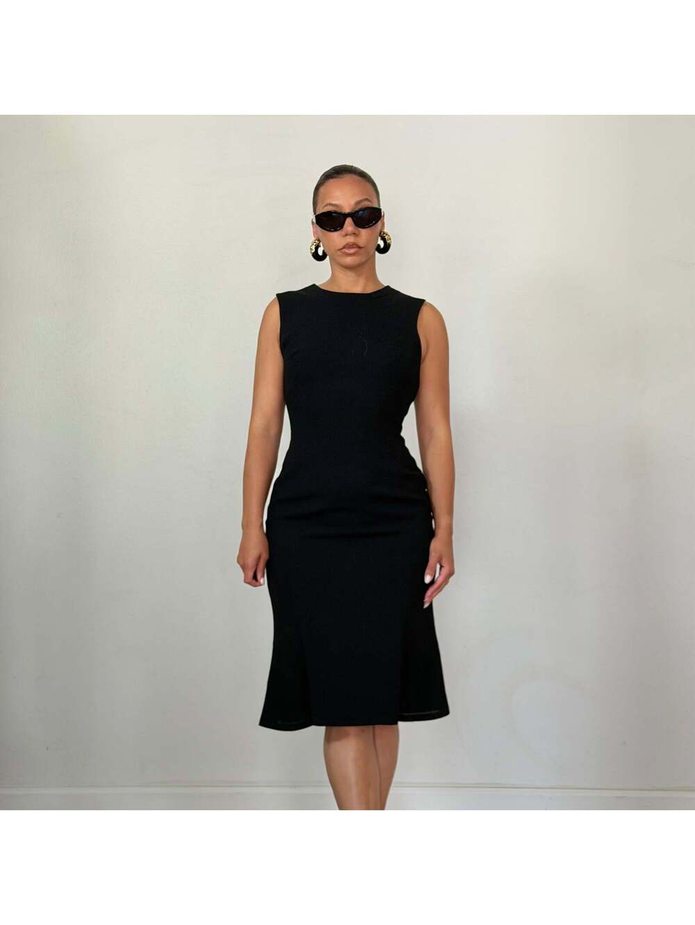 Escada - Picture 2 of 9